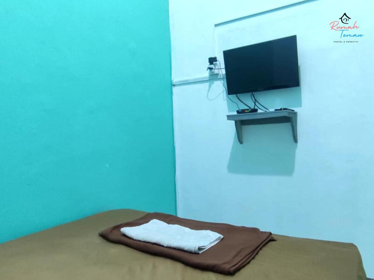 Rumah Teman Hostel Semarang Esterno foto