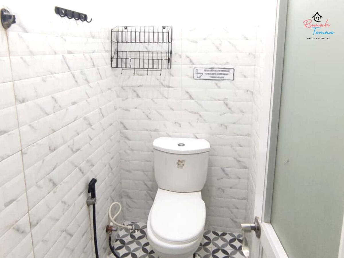 Rumah Teman Hostel Semarang Esterno foto