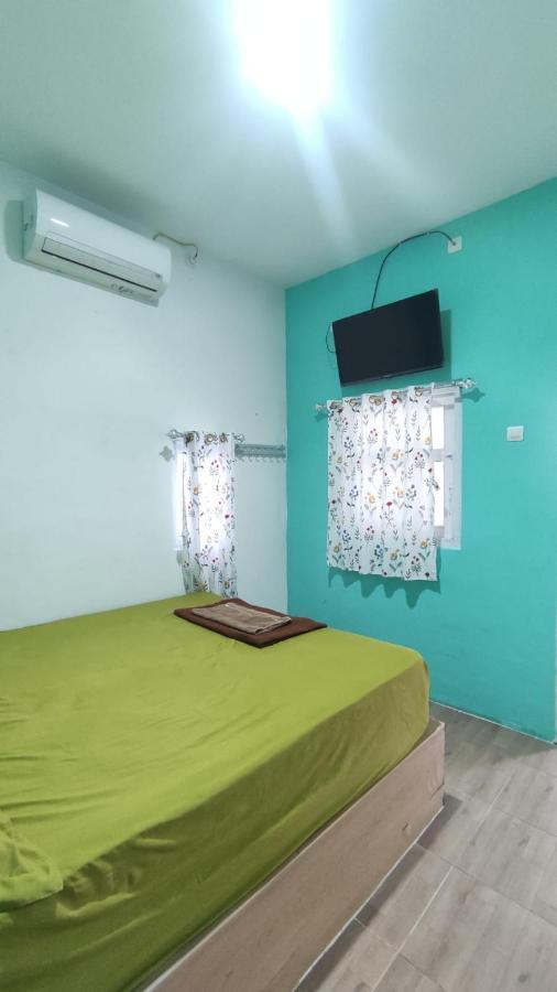 Rumah Teman Hostel Semarang Esterno foto