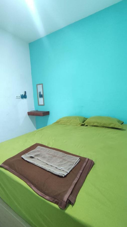 Rumah Teman Hostel Semarang Esterno foto